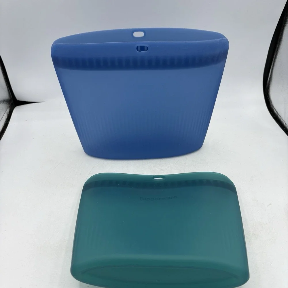 Tupperware Ultimate Silicone Bags Microwavable Blue 7.5 Cup Green 4 Cup Lot of 2
